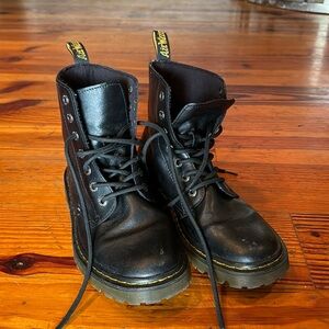 Dr. Martens women’s lace up boot